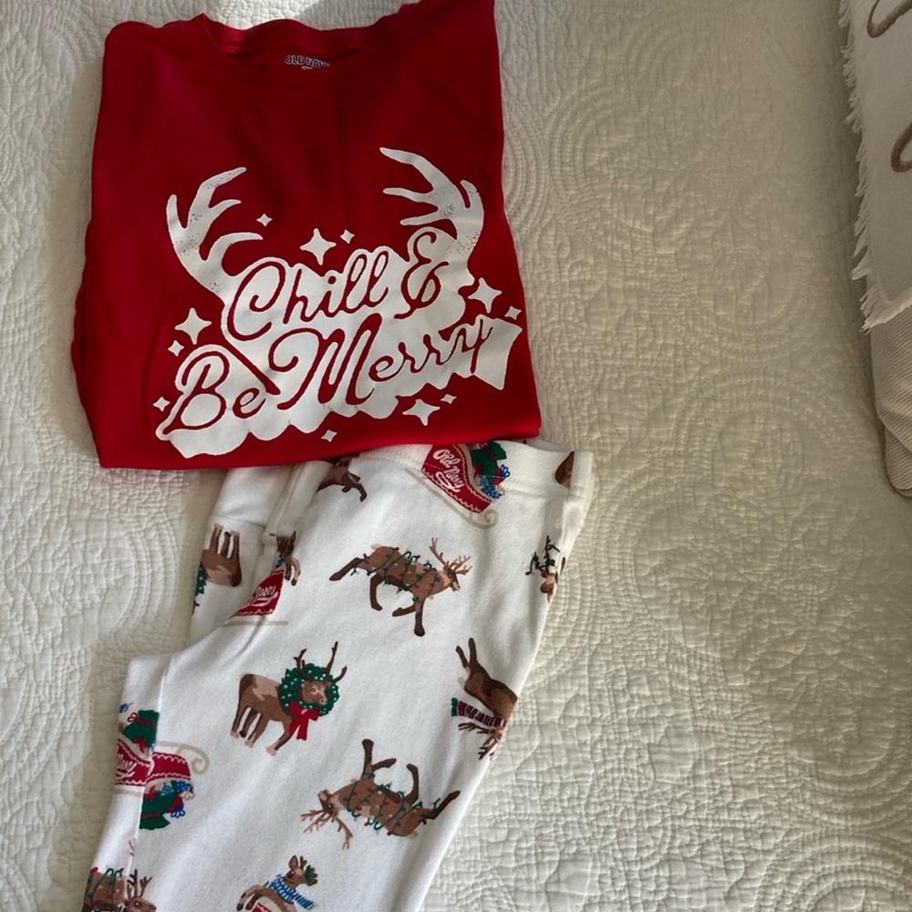 ON snug fitted pjs